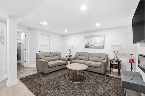 1256 Fieldcrest Lane Oakville ON L6M 2L8
