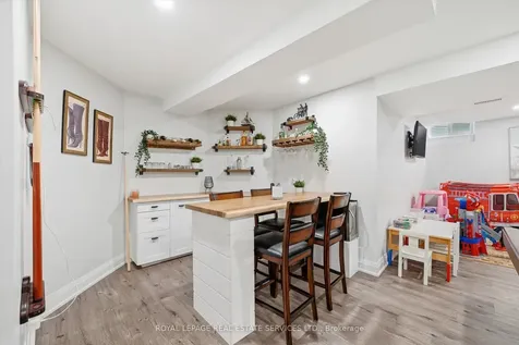 1256 Fieldcrest Lane Oakville ON L6M 2L8