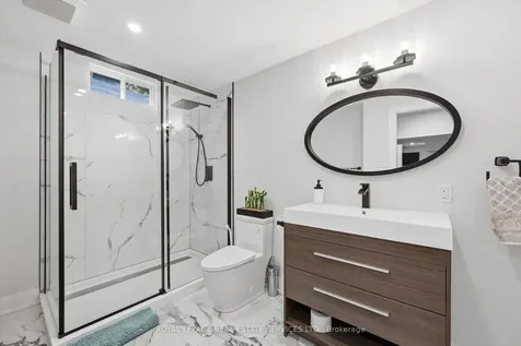 1256 Fieldcrest Lane Oakville ON L6M 2L8