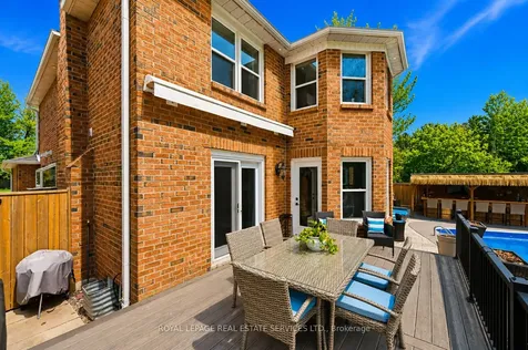 1256 Fieldcrest Lane Oakville ON L6M 2L8