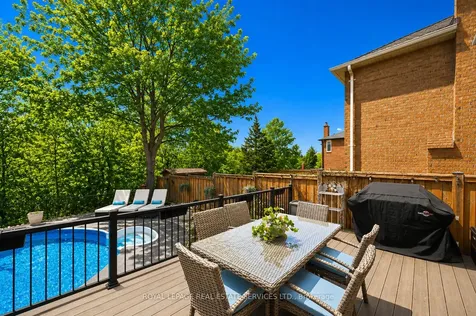 1256 Fieldcrest Lane Oakville ON L6M 2L8