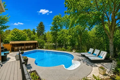 1256 Fieldcrest Lane Oakville ON L6M 2L8