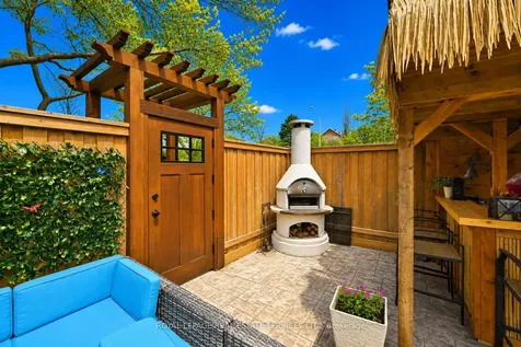 1256 Fieldcrest Lane Oakville ON L6M 2L8