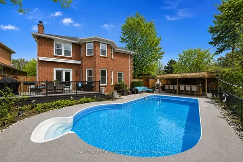 1256 Fieldcrest Lane Oakville ON L6M 2L8