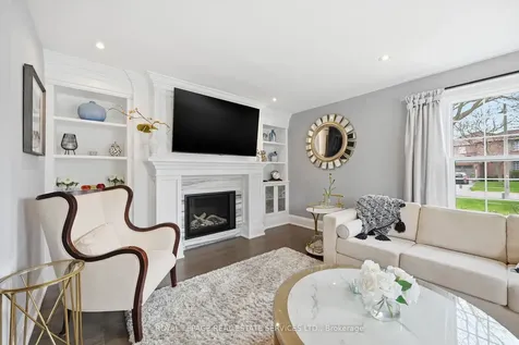 1256 Fieldcrest Lane Oakville ON L6M 2L8