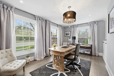 1256 Fieldcrest Lane Oakville ON L6M 2L8