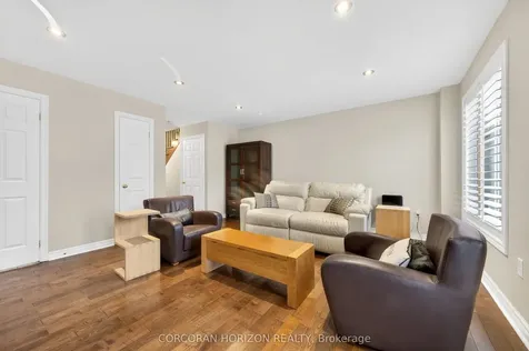 2006 Trawden Way Oakville ON L6M 0M1