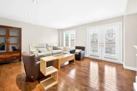 2006 Trawden Way Oakville ON L6M 0M1