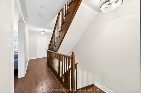 2006 Trawden Way Oakville ON L6M 0M1