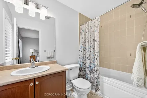 2006 Trawden Way Oakville ON L6M 0M1