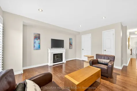 2006 Trawden Way Oakville ON L6M 0M1