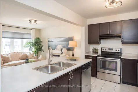 1025 Nadalin Heights Milton ON L9T 8R3