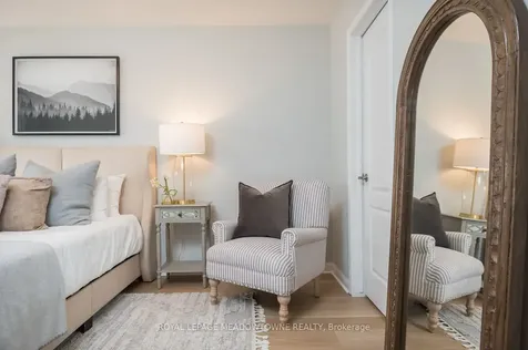 1025 Nadalin Heights Milton ON L9T 8R3
