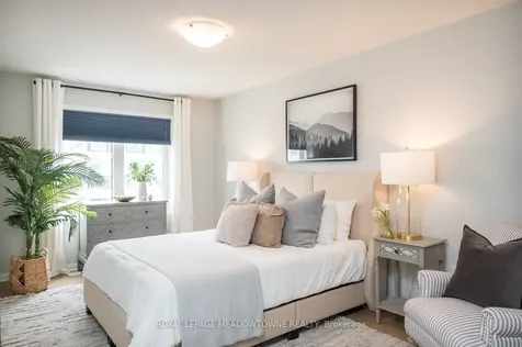 1025 Nadalin Heights Milton ON L9T 8R3