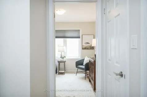 1025 Nadalin Heights Milton ON L9T 8R3