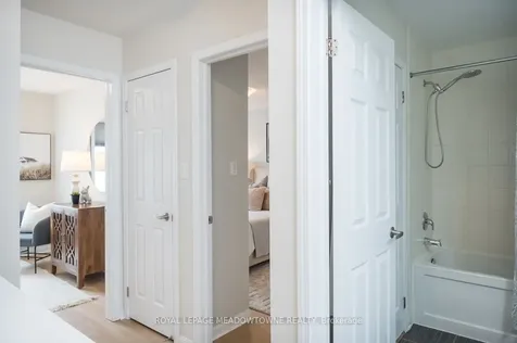 1025 Nadalin Heights Milton ON L9T 8R3