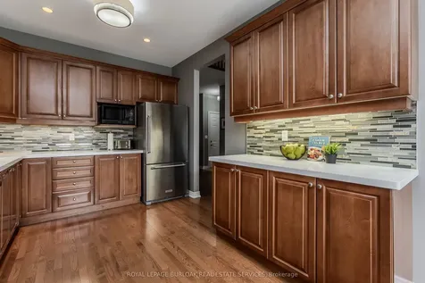 2165 Itabashi Way Burlington ON L7M 0A2