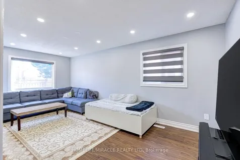 32 Pennsylvania Avenue Brampton ON L6Y 4N7