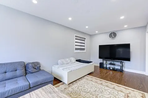 32 Pennsylvania Avenue Brampton ON L6Y 4N7