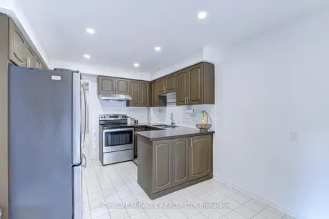 32 Pennsylvania Avenue Brampton ON L6Y 4N7