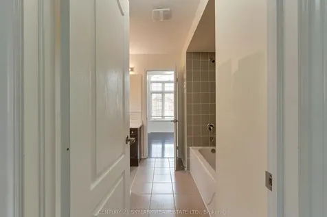 4 Mistletoe Place Brampton ON L6Y 5V1