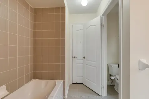 4 Mistletoe Place Brampton ON L6Y 5V1