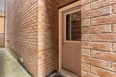 4 Mistletoe Place Brampton ON L6Y 5V1