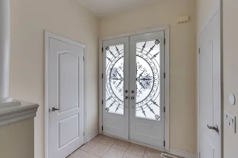 4 Mistletoe Place Brampton ON L6Y 5V1