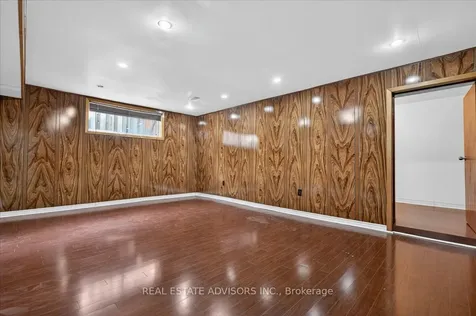84 Ardglen Drive Brampton ON L6W 1V6