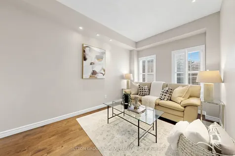 435 Hensall Circle Mississauga ON L5A 4P1
