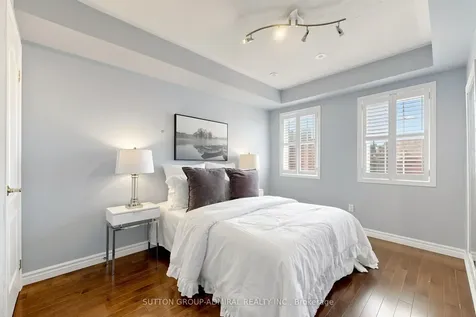 435 Hensall Circle Mississauga ON L5A 4P1