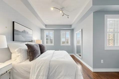 435 Hensall Circle Mississauga ON L5A 4P1