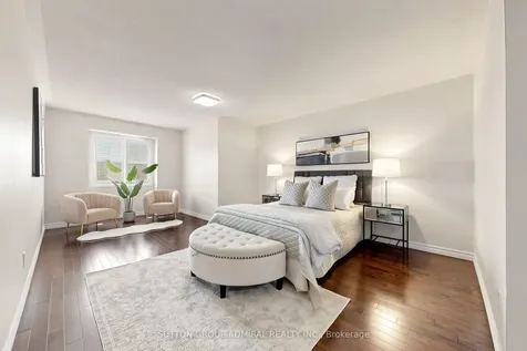 435 Hensall Circle Mississauga ON L5A 4P1