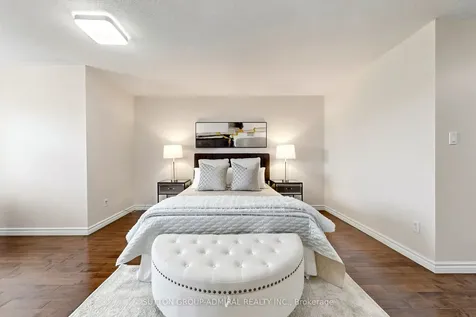 435 Hensall Circle Mississauga ON L5A 4P1
