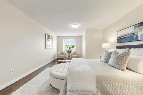 435 Hensall Circle Mississauga ON L5A 4P1