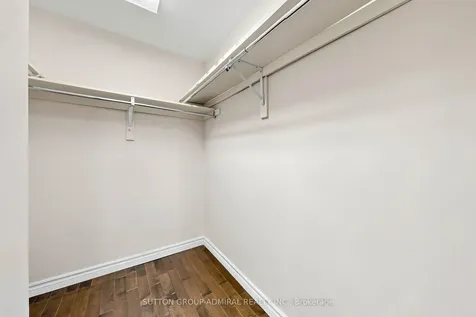 435 Hensall Circle Mississauga ON L5A 4P1