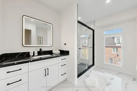 435 Hensall Circle Mississauga ON L5A 4P1