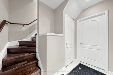 435 Hensall Circle Mississauga ON L5A 4P1
