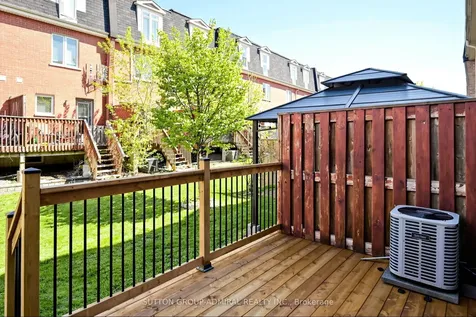 435 Hensall Circle Mississauga ON L5A 4P1