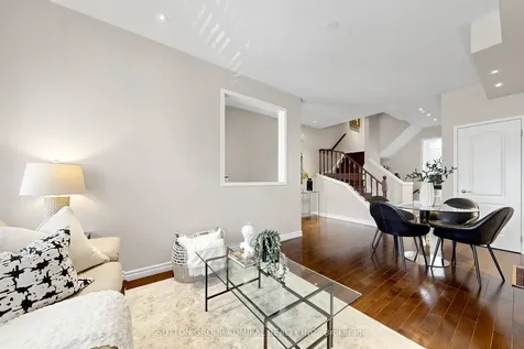 435 Hensall Circle Mississauga ON L5A 4P1