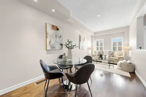 435 Hensall Circle Mississauga ON L5A 4P1