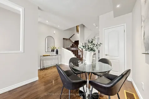 435 Hensall Circle Mississauga ON L5A 4P1