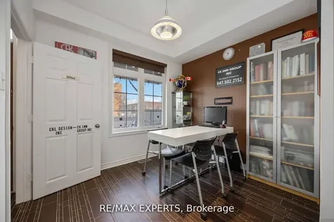 19B Oak Street Toronto ON M9N 0A4
