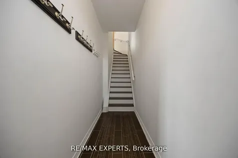 19B Oak Street Toronto ON M9N 0A4