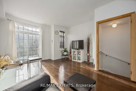 19B Oak Street Toronto ON M9N 0A4