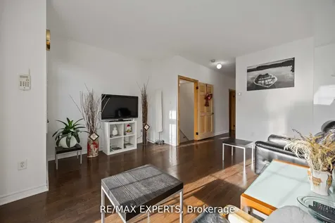 19B Oak Street Toronto ON M9N 0A4