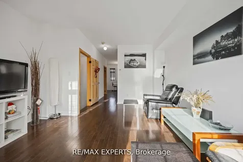 19B Oak Street Toronto ON M9N 0A4