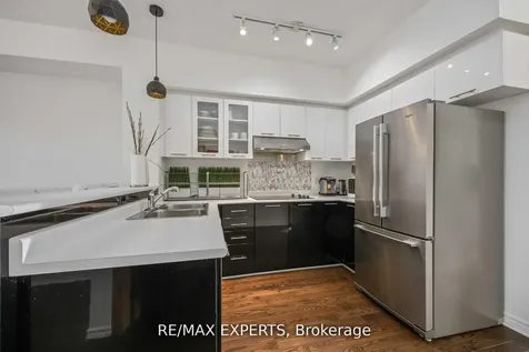 19B Oak Street Toronto ON M9N 0A4