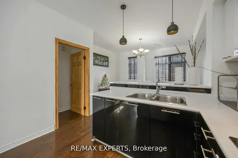 19B Oak Street Toronto ON M9N 0A4