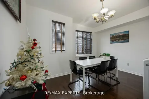 19B Oak Street Toronto ON M9N 0A4